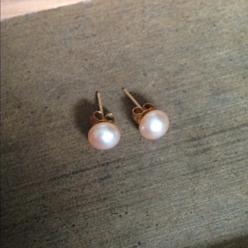 Pearl earrings